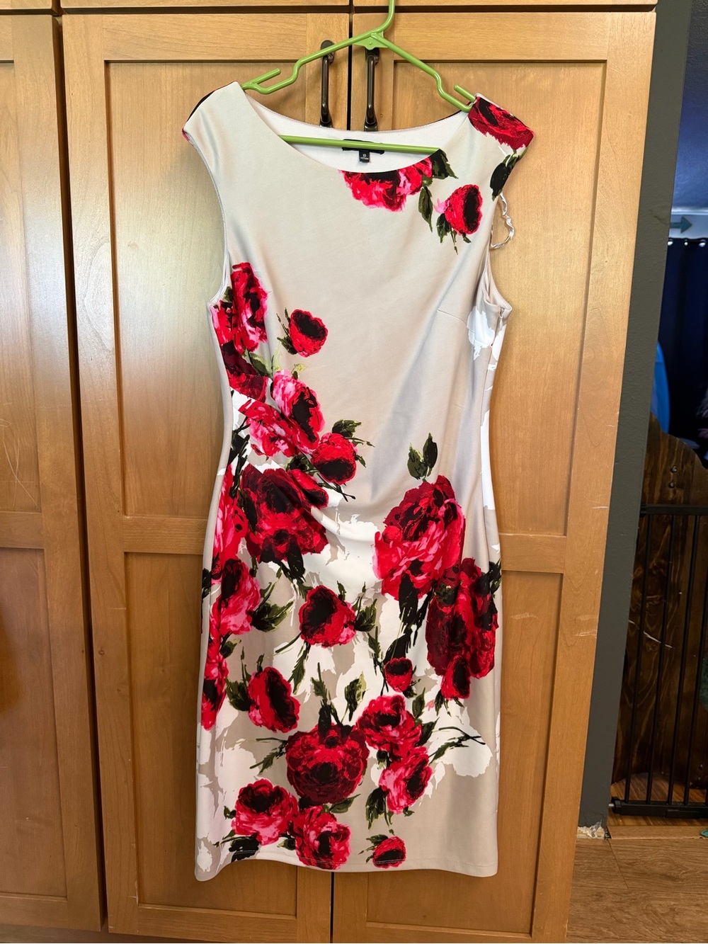 Glamour Beige Midi Dress with Red Floral Print